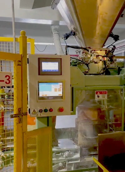 نظام التعبئة والوزن واللحام الأوتوماتيكي لأكياس حبيبات راتنج البولي فينيل كلورايد (PVC) والبتروكيماويات